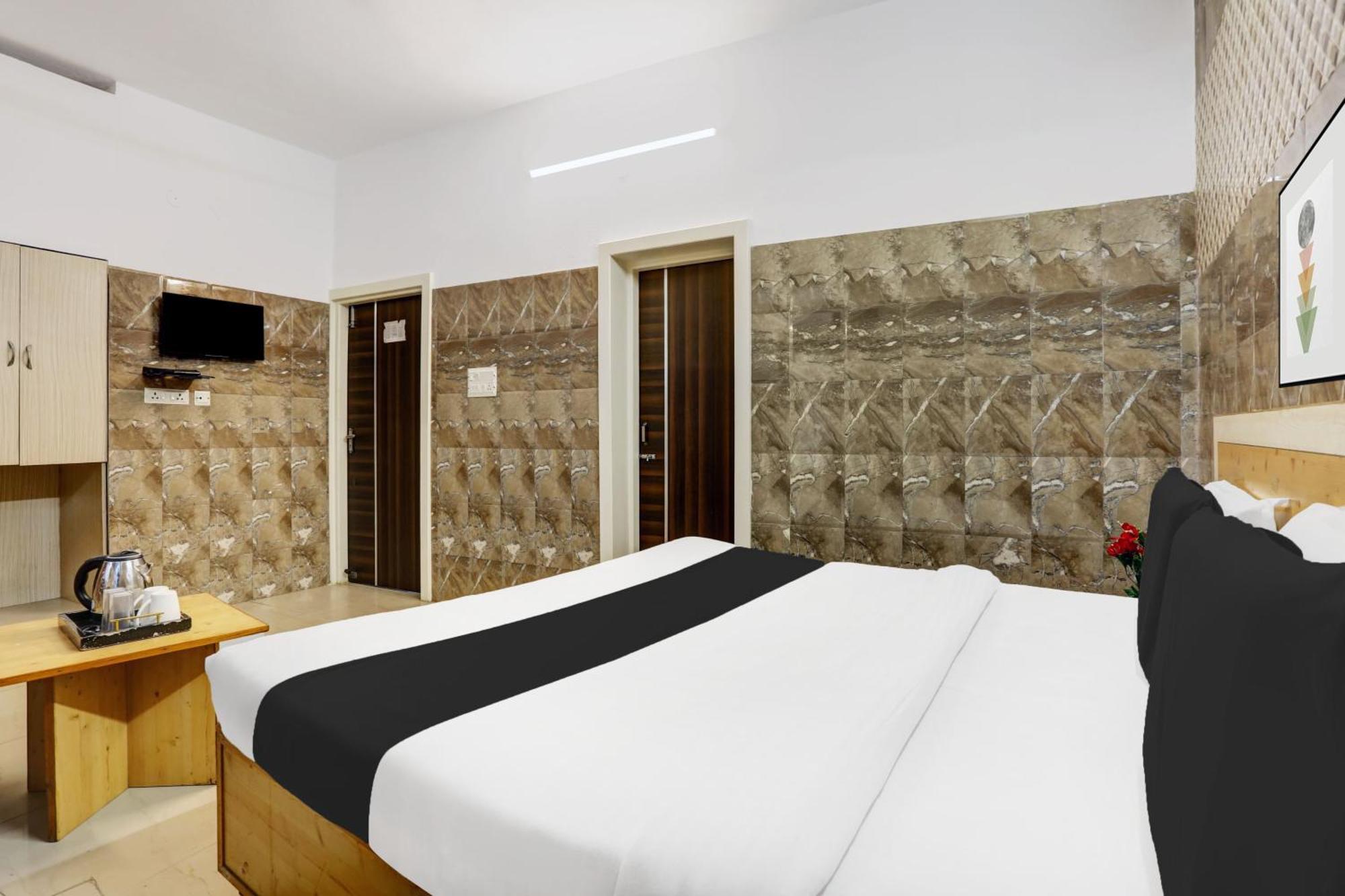 Hotel O Jammu Near Ragunath Bazaar Formerly Goodwill 外观 照片